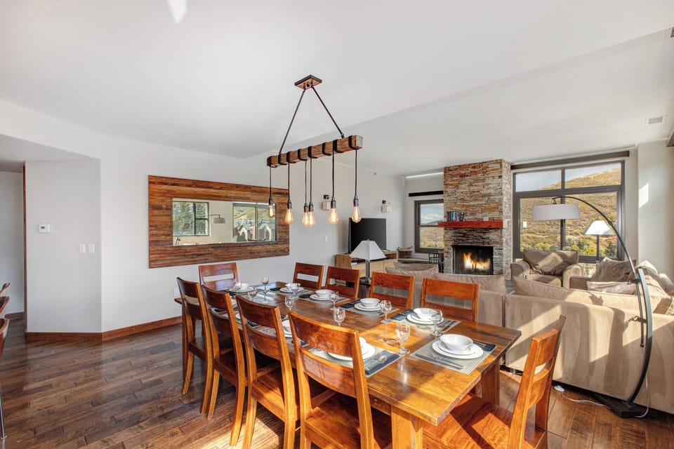 Lowell 402 dining table with seating for 10 guests.