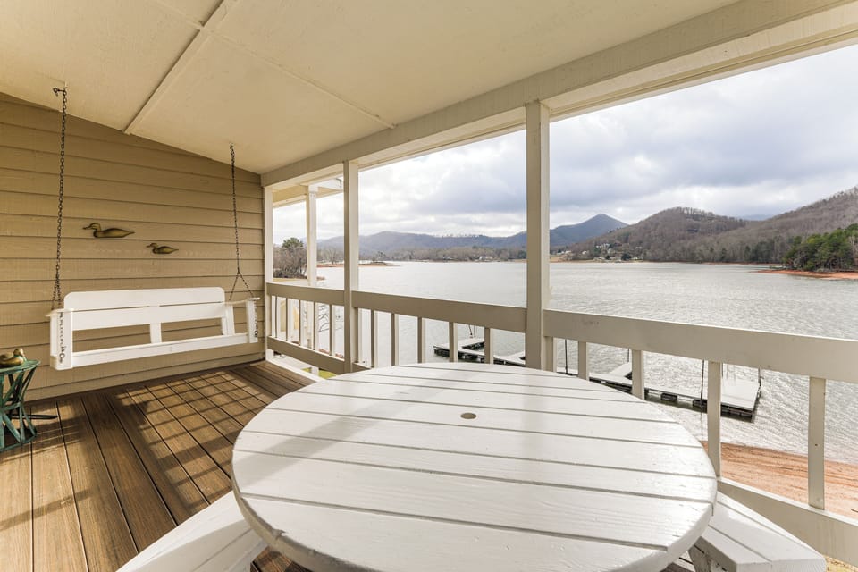 Hiawassee Vacation Rental | 2BR | 1.5BA | 1,200 Sq Ft | Stairs Required