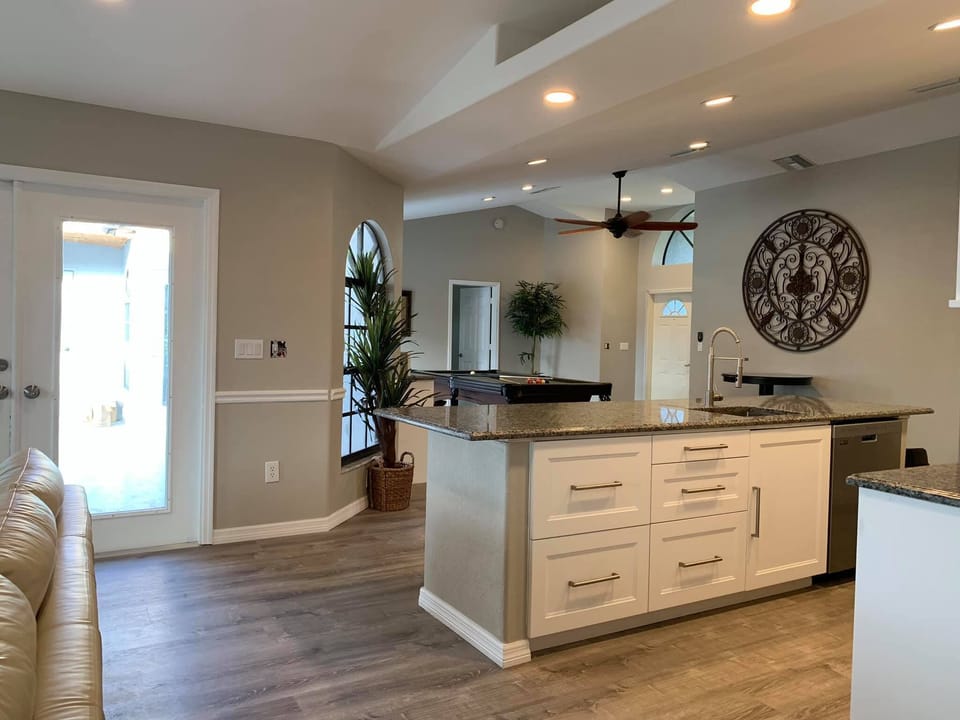 Full kitchen. We should have all you need for a pleasant stay.