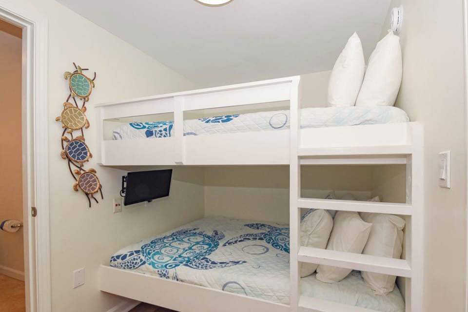 The Palms of Destin 2607- Guest Bedroom