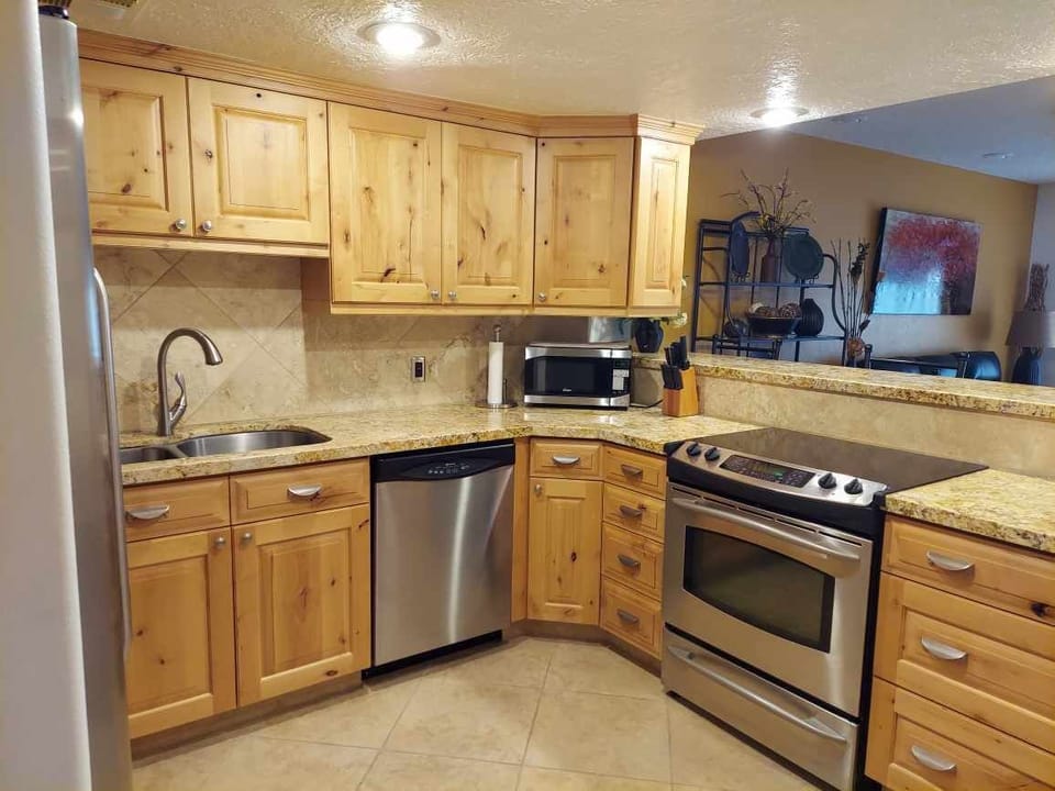 Kitchen/ Appliances