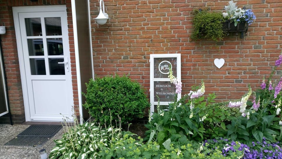 Vacation apartment Thomsen: Holiday relaxation with a large garden - FeWo Thomsen Farm Stay in Schleswig-Holstein