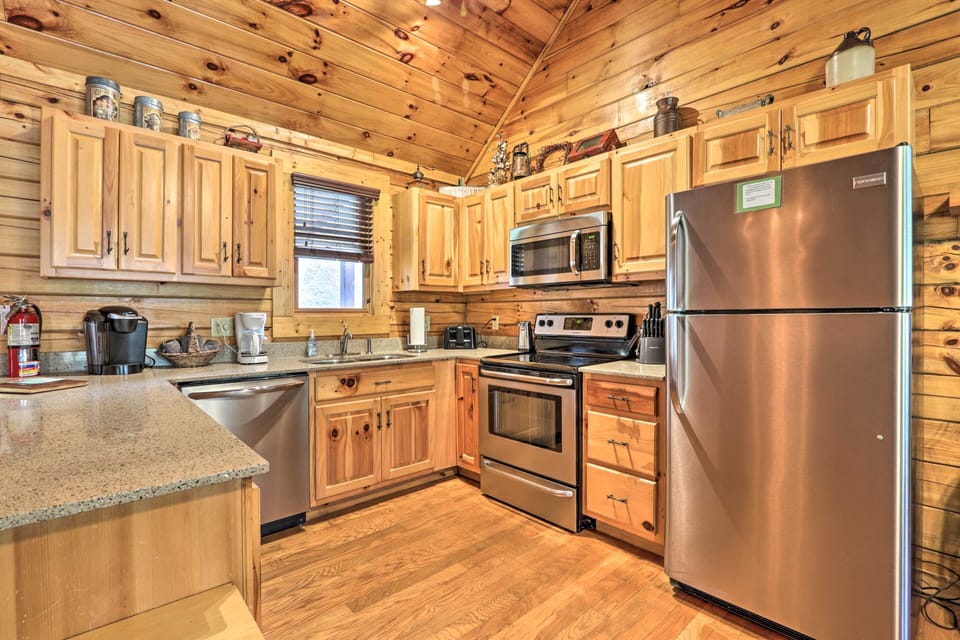 Kitchen | Main Level | Fully Equipped | Keurig | Drip Coffee Maker | Toaster