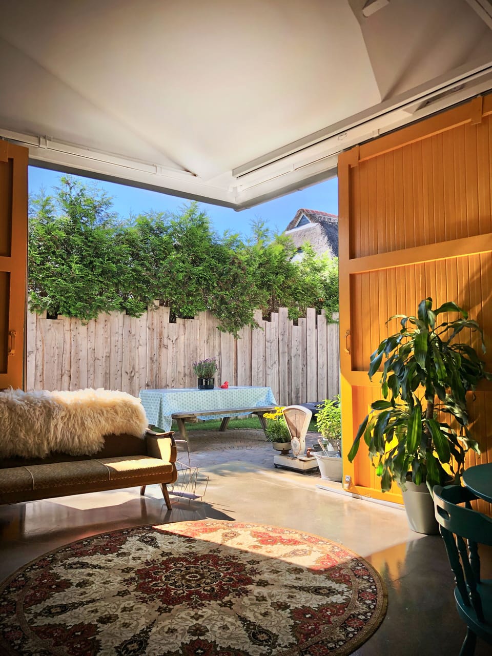 Spend the night in the heart of Giethoorn on the village canal House in Giethoorn