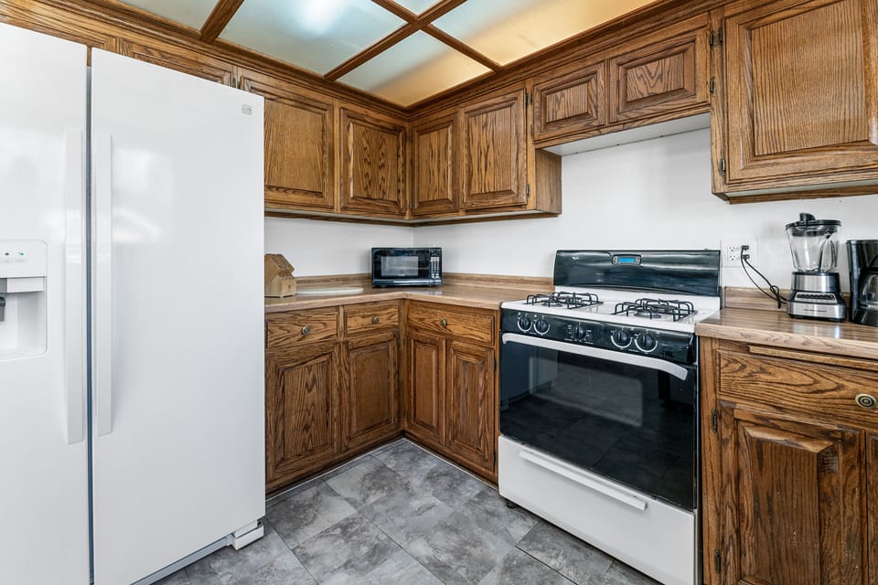 Kitchen. - Open Kitchen with newer appliances.