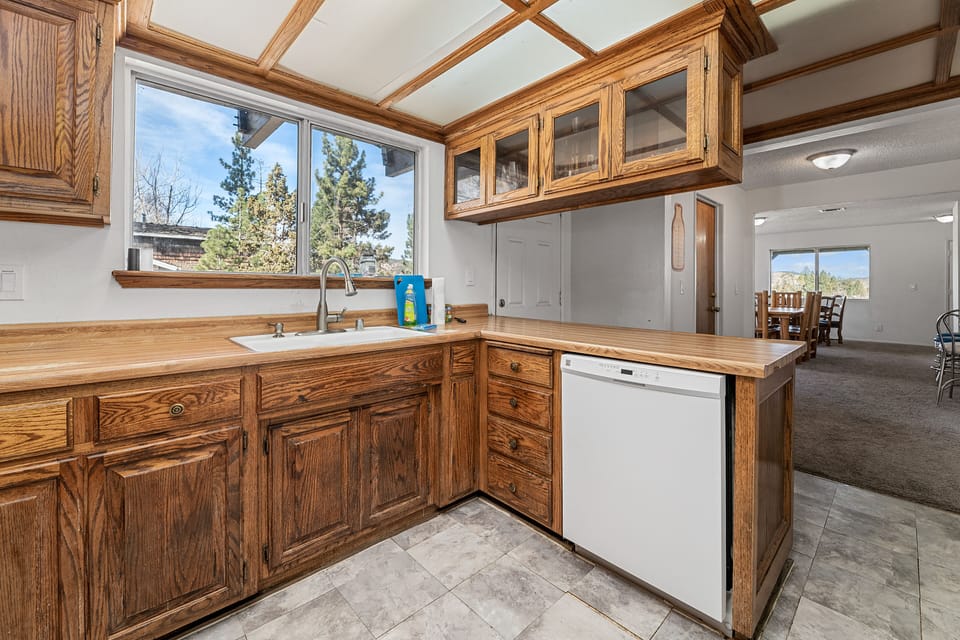 Kitchen. - Open Kitchen with newer appliances.