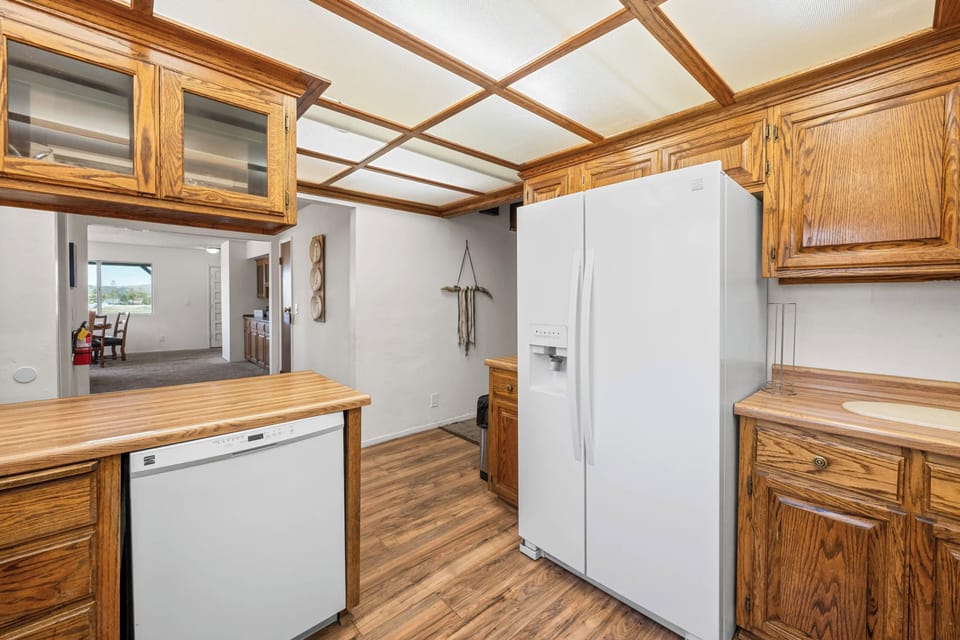 Kitchen - Full Open Kitchen with newer appliances.