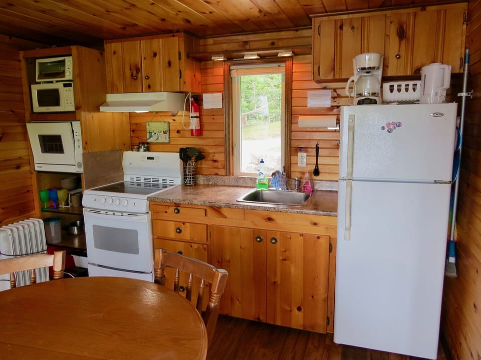 Cottage A Kitchen