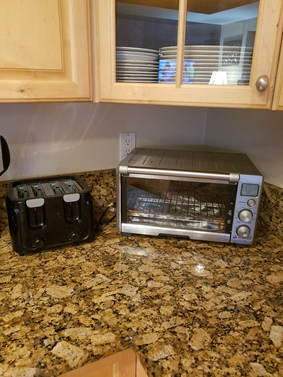 Toaster and toaster oven