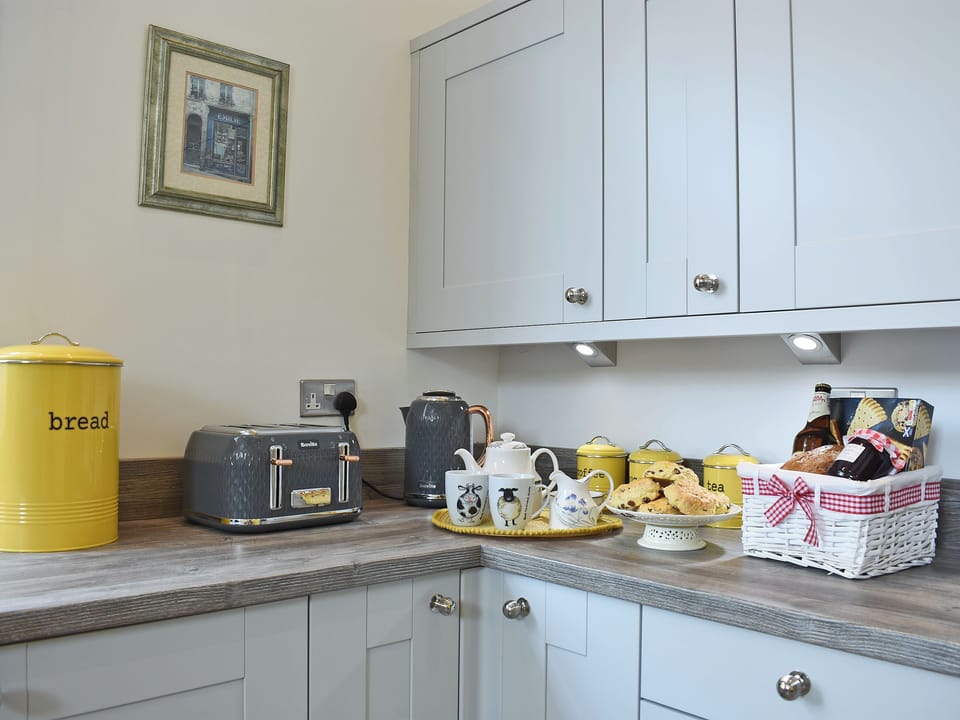 Kitchen/diner | The Granary - Chalet Farm Holidays, Langtoft, near Driffield