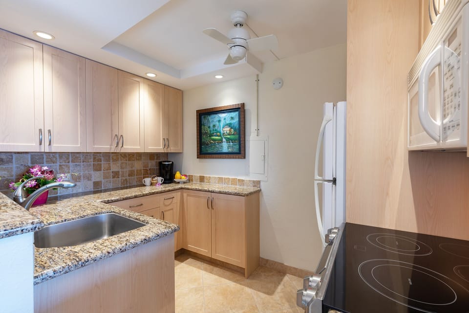 Island Sands 606 Kitchen
