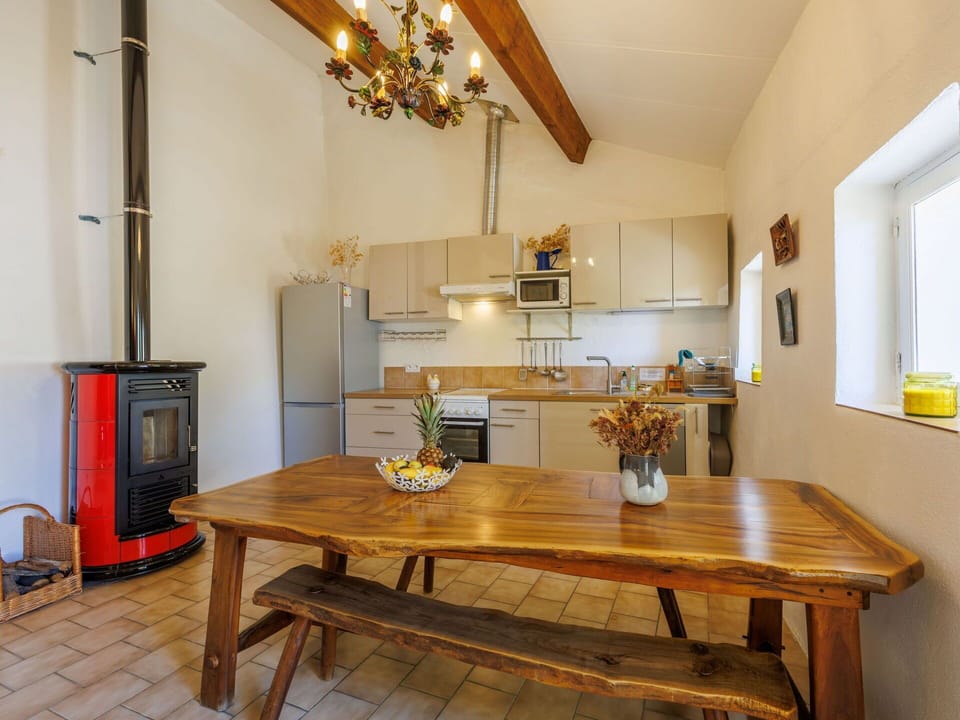 Table, Furniture, Property, Wood, Interior Design, Floor, Flooring, Hardwood, Houseplant, Wood Stain