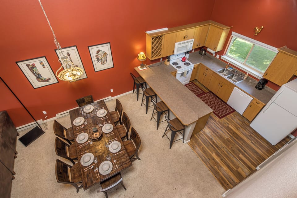 Open concept dinning area and kitchen | Main Level