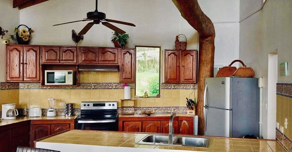 fully equipped kitchen