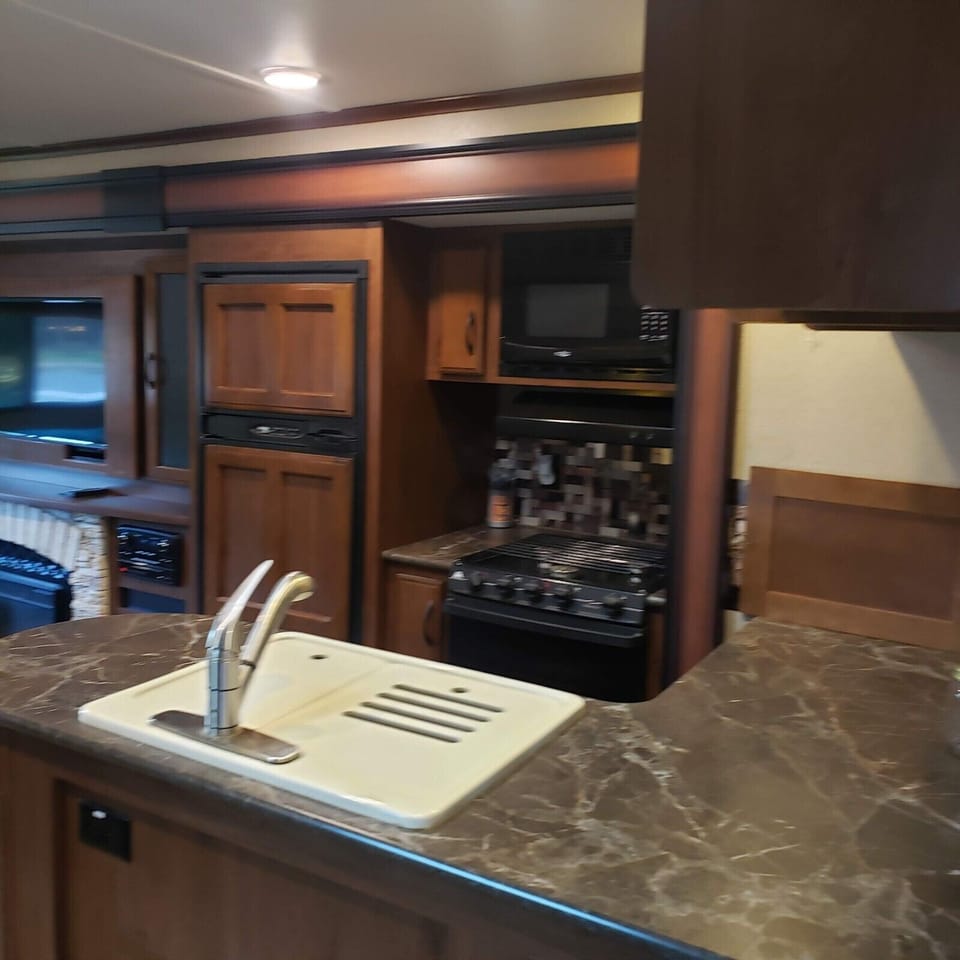 ----------------------------------------------------------Travel Trailer Kitchen