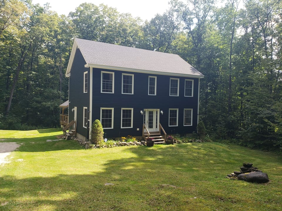 Laurel Hill, Front View