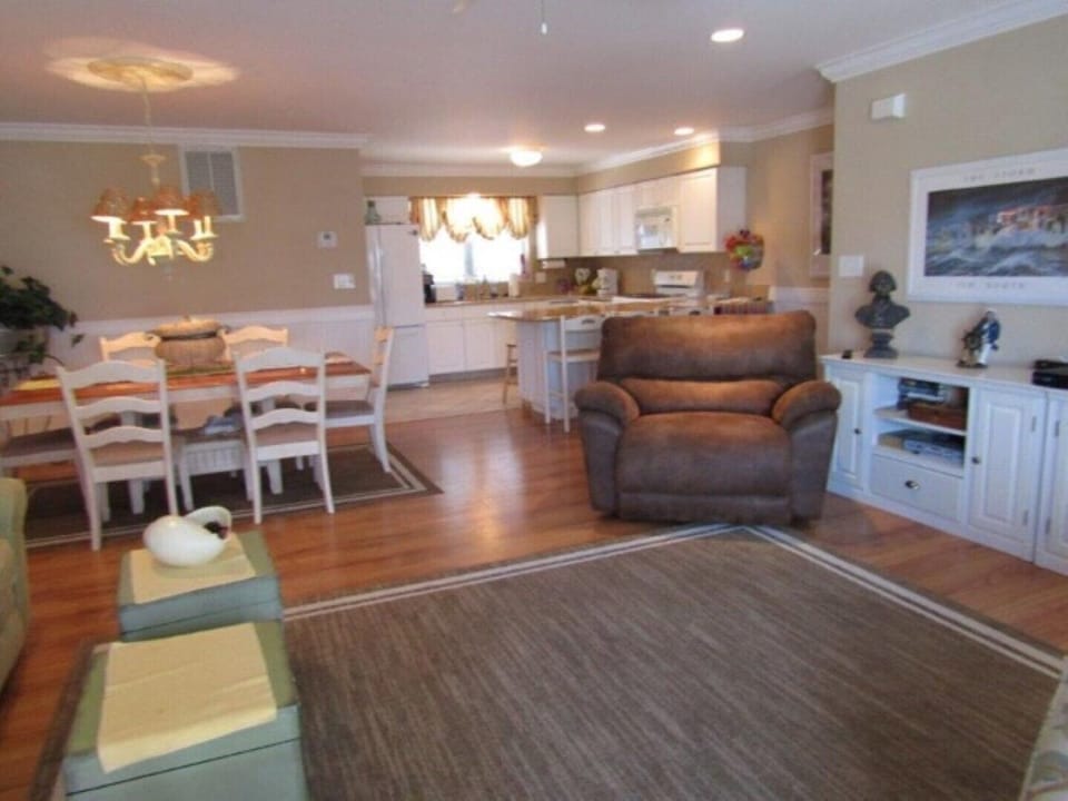 Living room dining area
