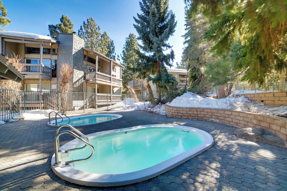 Community Amenities | 2 Large Spas | Heated Seasonal Pool | Sauna