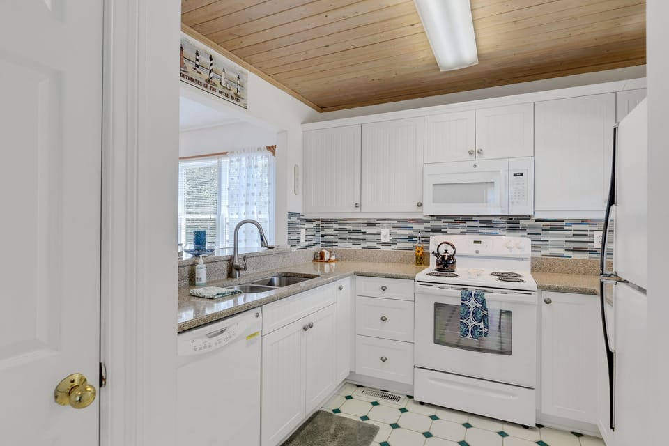 Clean, efficient kitchen with all common conveniences.