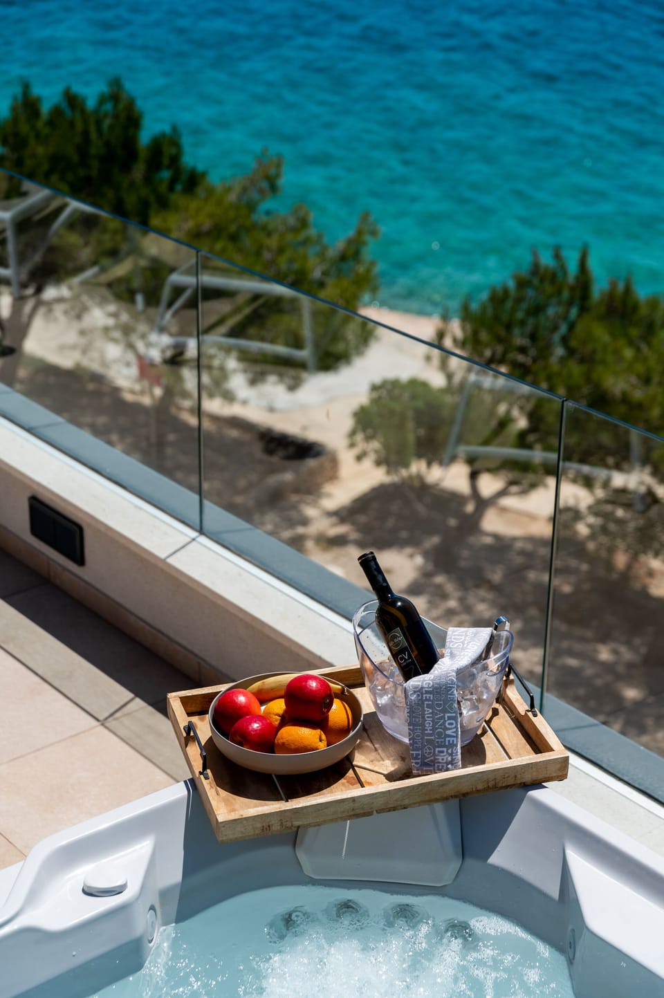 Outdoor spa tub