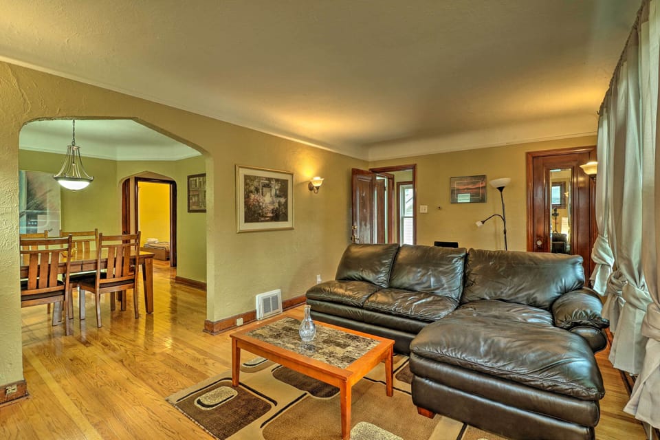 Ferndale Vacation Rental: 2 BR | 1 BA | Stairs Required | 1,000 Sq Ft