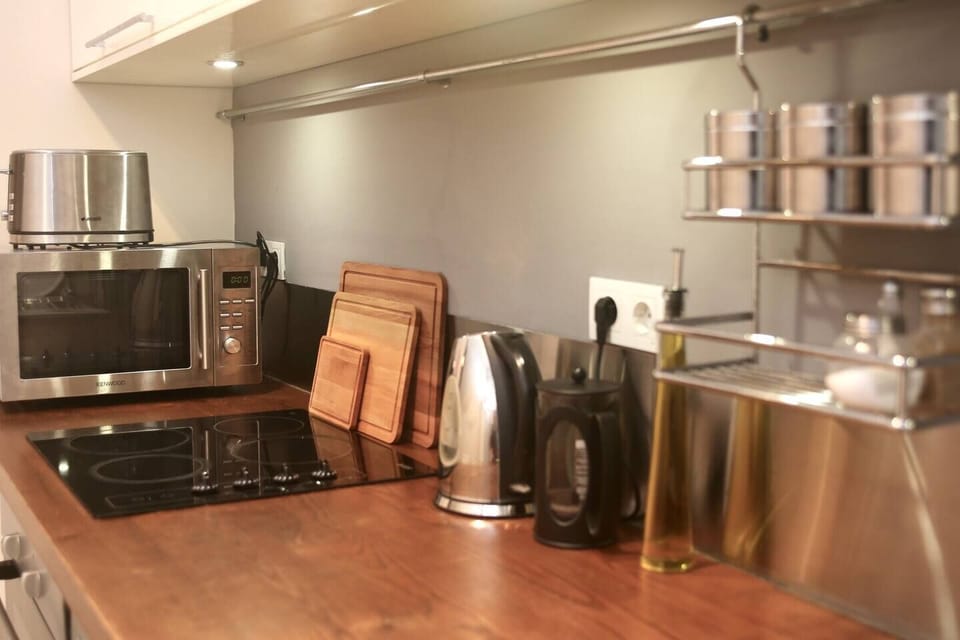 Thoughtful details to make using the kitchen a pleasure.