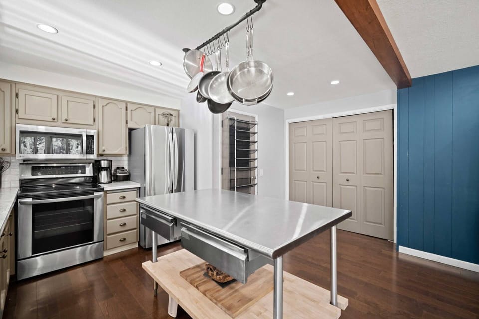 "We felt this property had everything we needed. Excellent stay!" - Britney