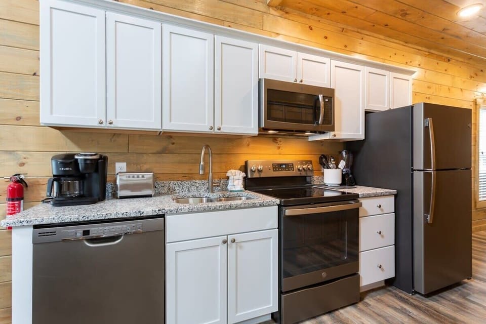 Kitchen Side View!