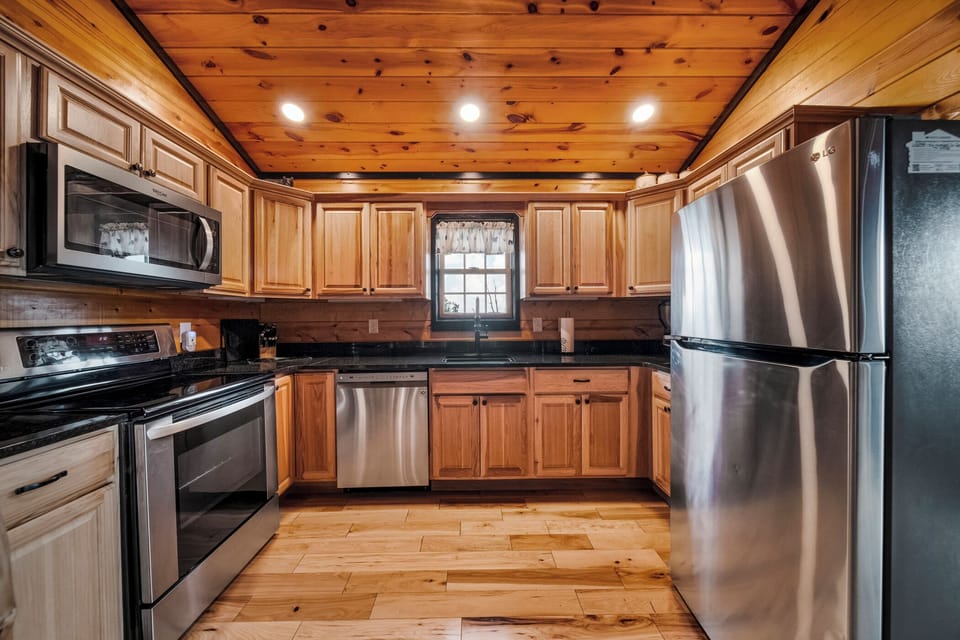 Full kitchen should have all that you need for your stay. Ask if you have any ??