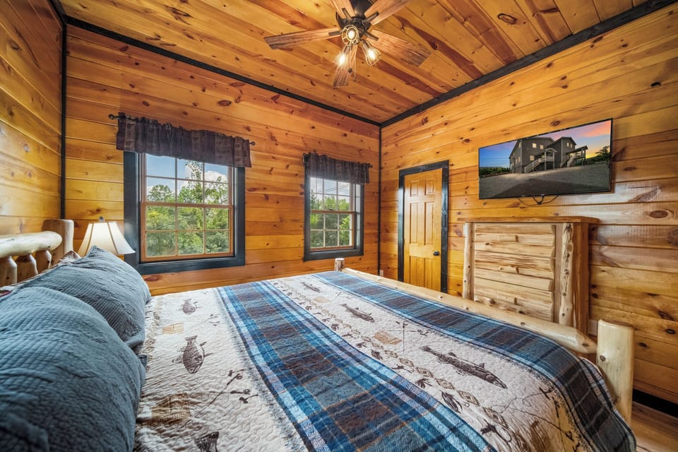 All bedrooms have comfy king beds, large TV and ceiling fans.