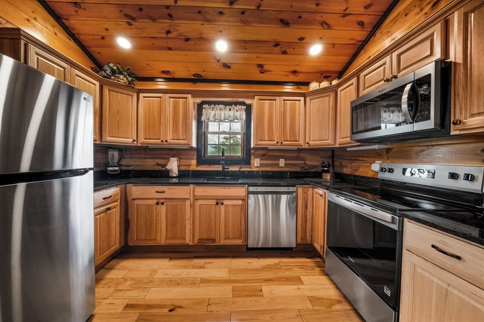 Full kitchen should have all that you need for your stay. Ask if you have any ??