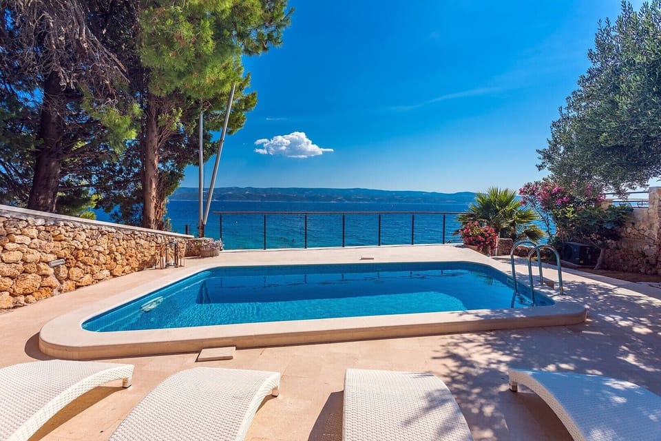 New! Beachfront Villa 
 Casa Ahoi with 2 bedrooms, heated pool, amazing sea views