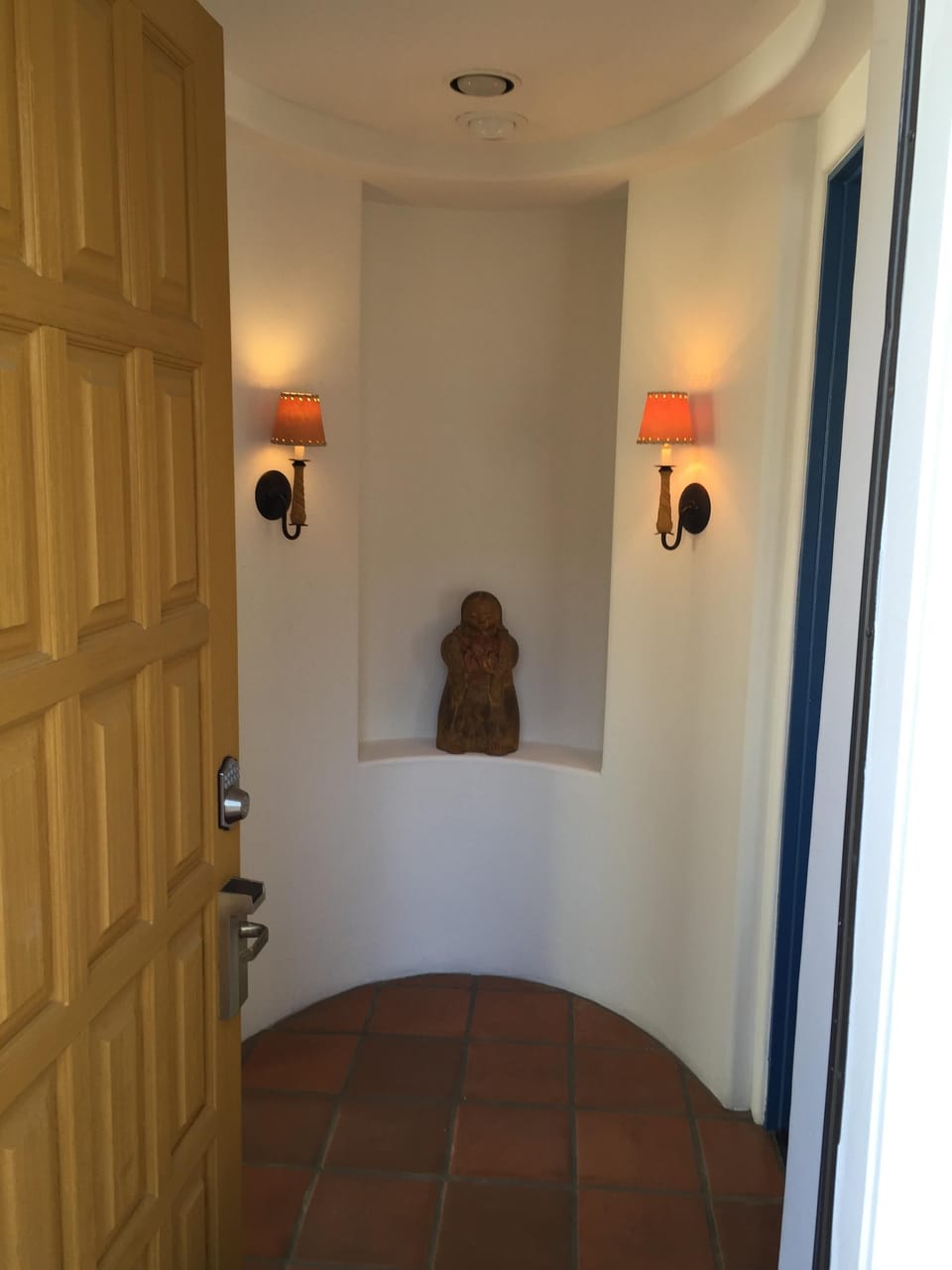 Foyer. 
