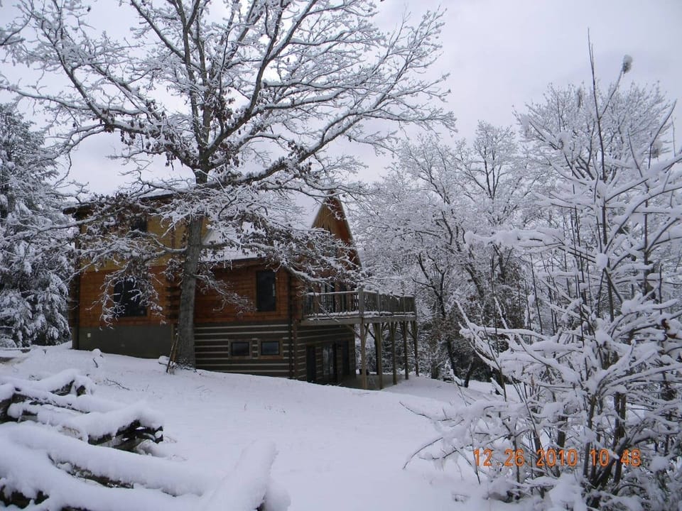 Rustic Hideaway in the winter