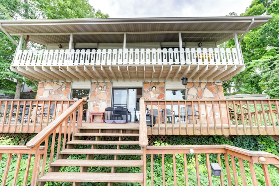 Private Exterior Space | 2-Story Deck | Dining Area