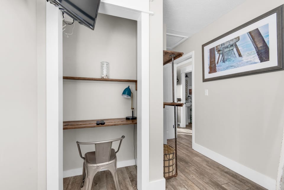 Guest room work station area