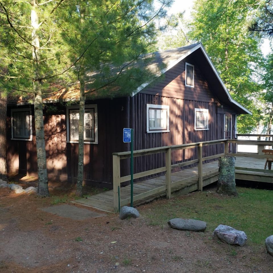 There's no place like a cabin on the water