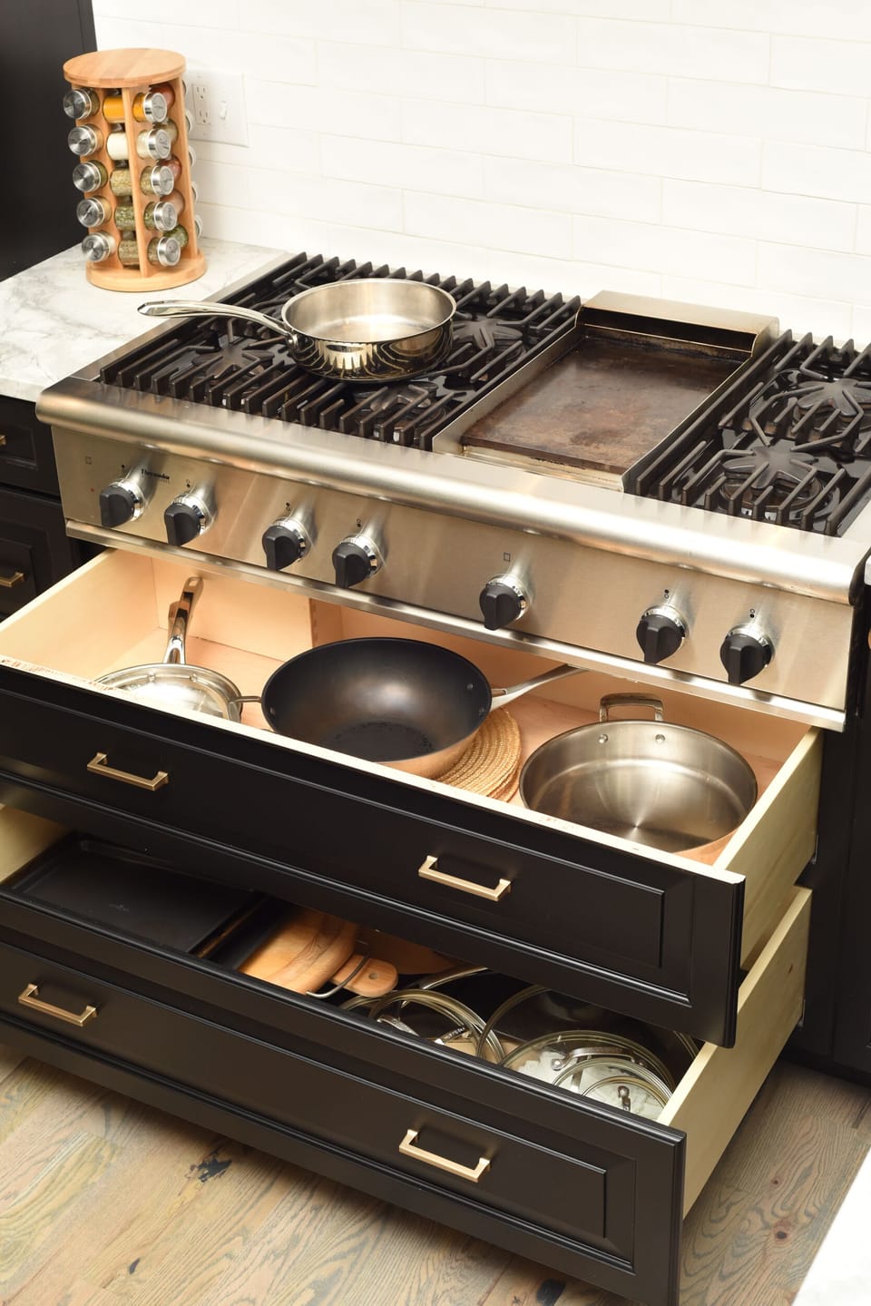 Plenty of Cookware
