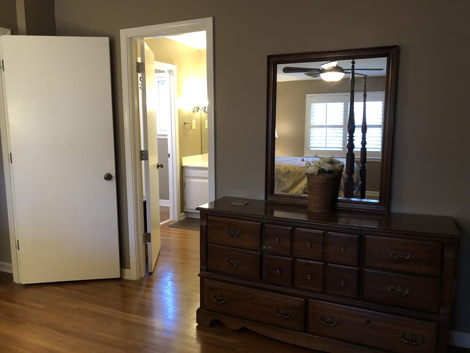 Master bedroom 4 to bathroom