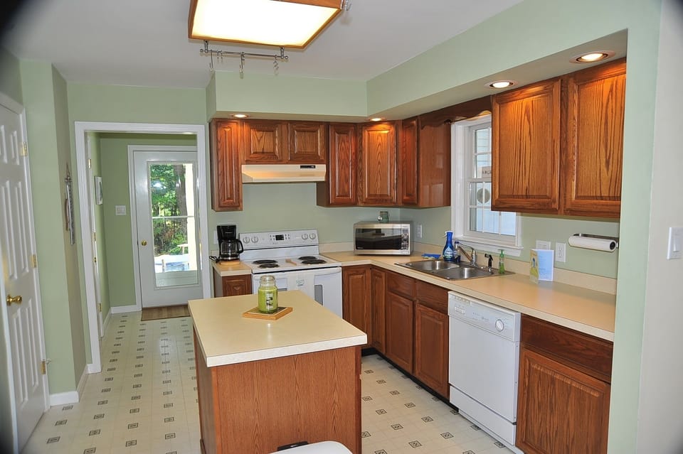 kitchen to back deck