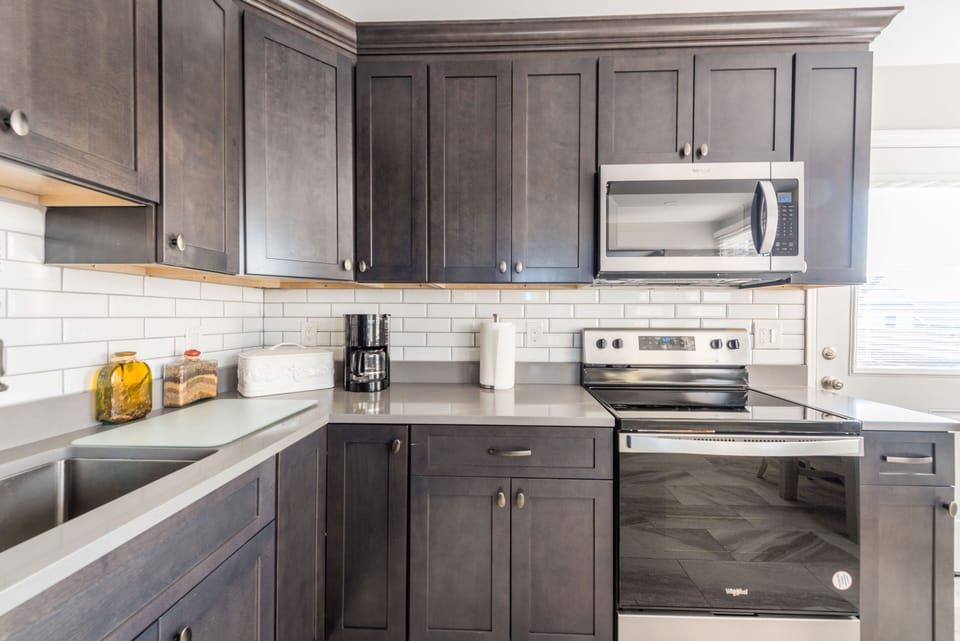 Quartz countertops with state of the art appliances