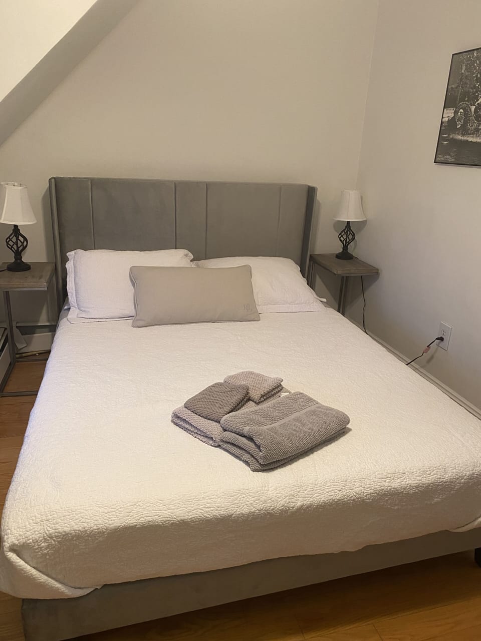 Bedroom 3 with queen bed