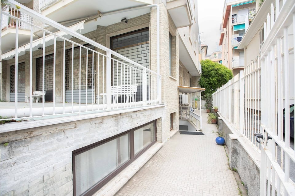 Access to the building
