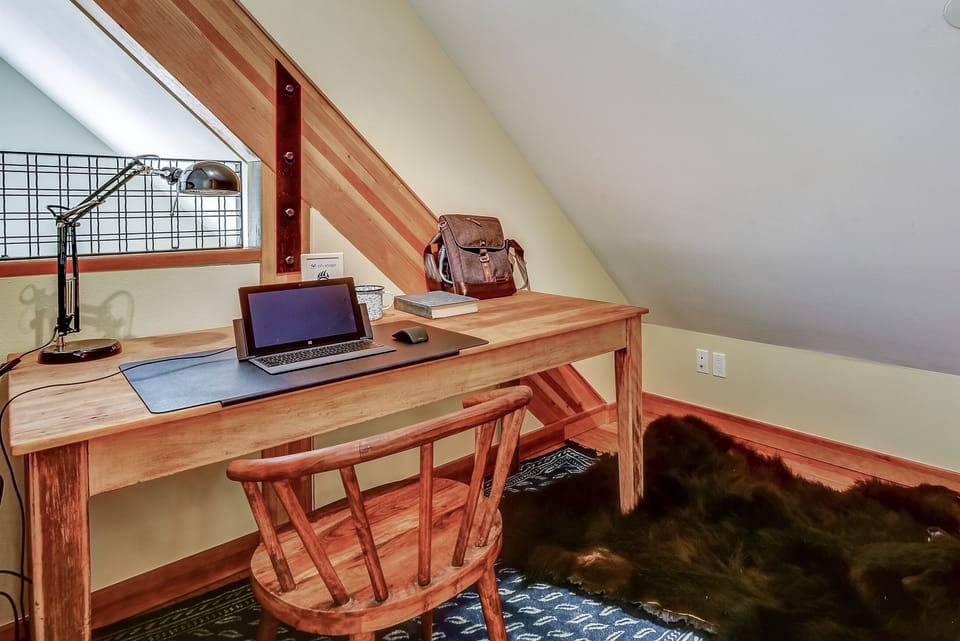 Dedicated office area with complimentary WiFi