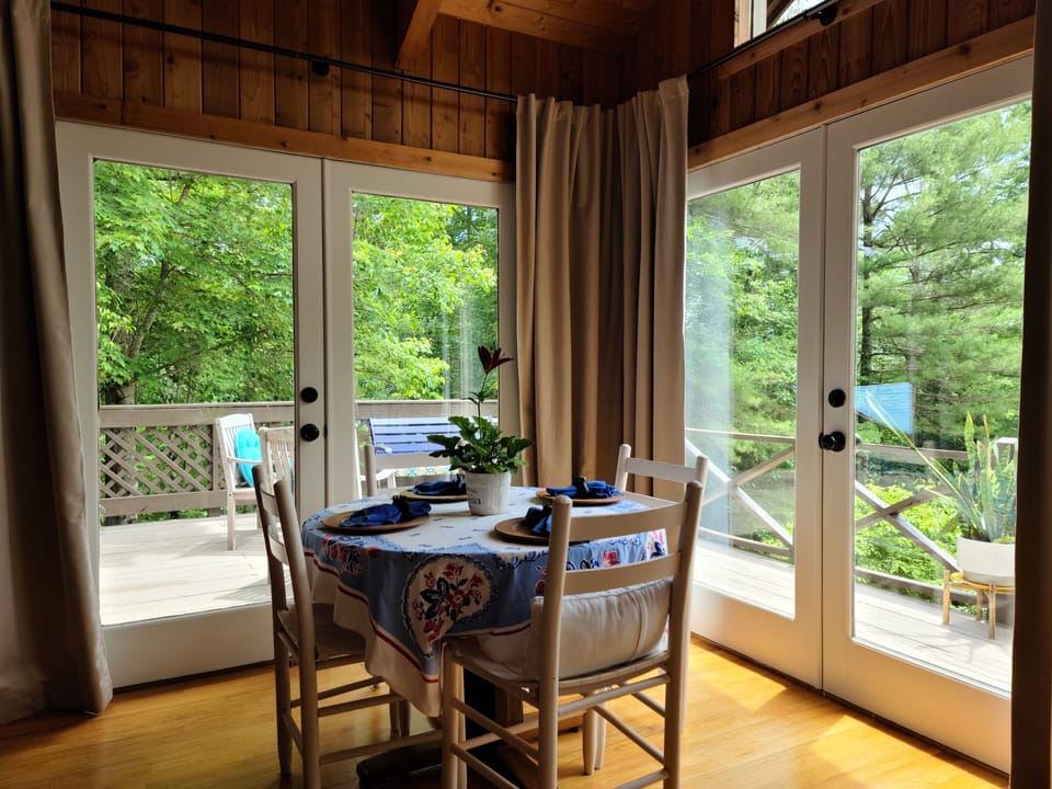 Kitchen table 