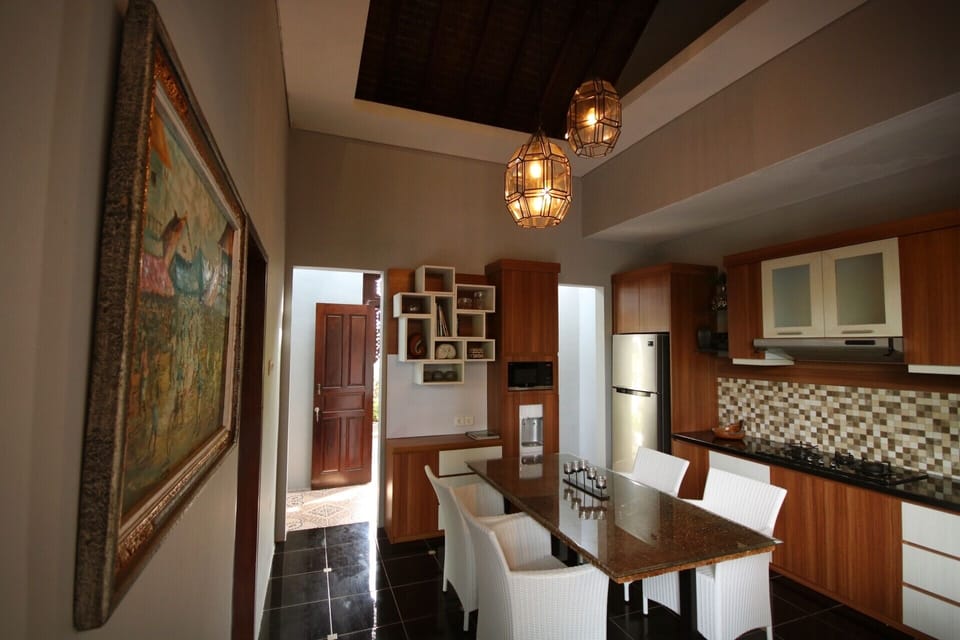 3 BR Villa Close To Beach Ungasan Bali