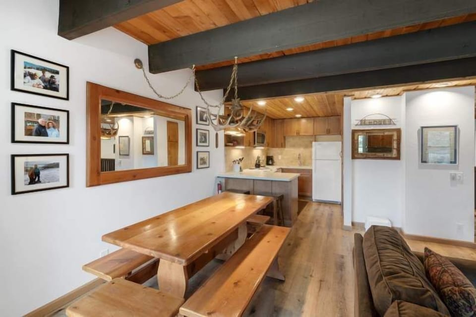 Easy serving to dining table from this open space