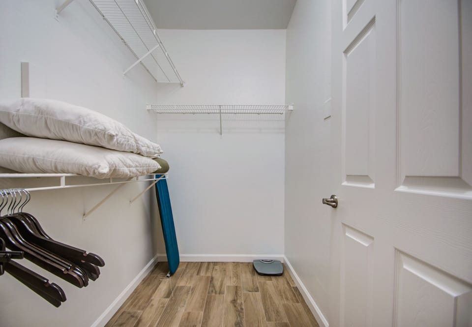 Closet

