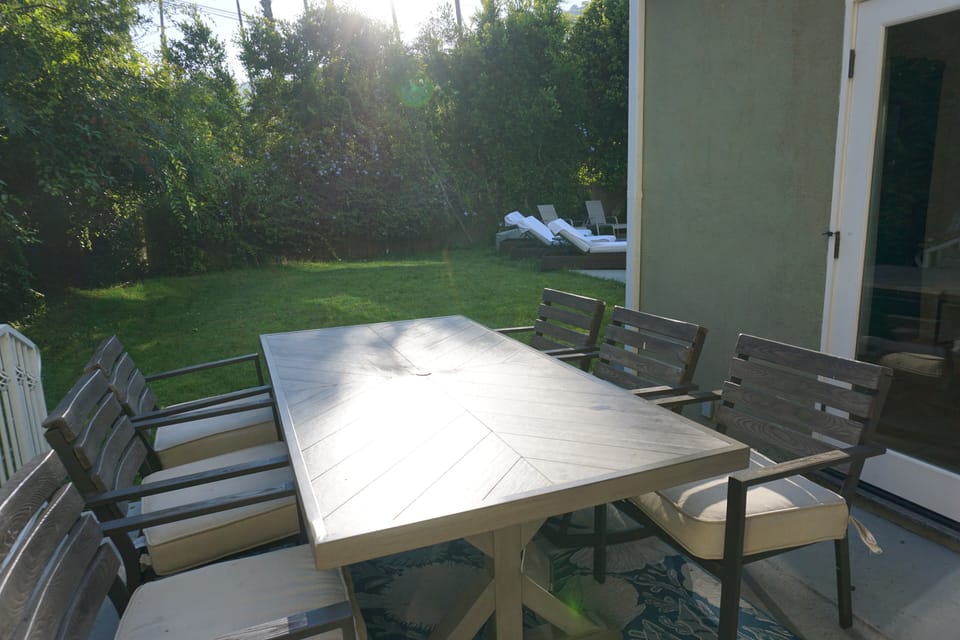 Outdoor dining