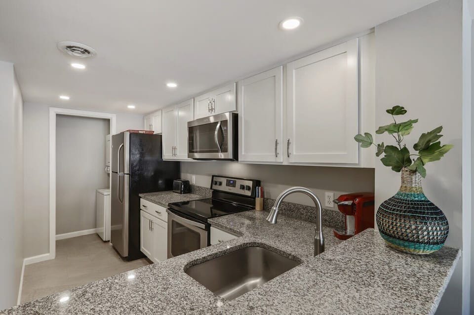 Fully equipped kitchen with your needs in mind.